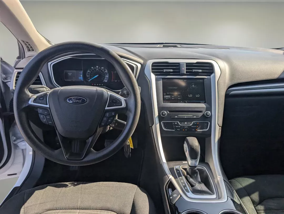 2016 Ford Fusion SE (1FA6P0H72G5) with an Regular Unleaded I-4 2.5 L/152 engine, 6-Speed Automatic w/OD transmission, located at 521 Old Farm Lane Rd, Prattville, AL, 36066, (334) 325-1505, 32.482460, -86.416367 - 2016 Ford Fusion SE - Photo#11