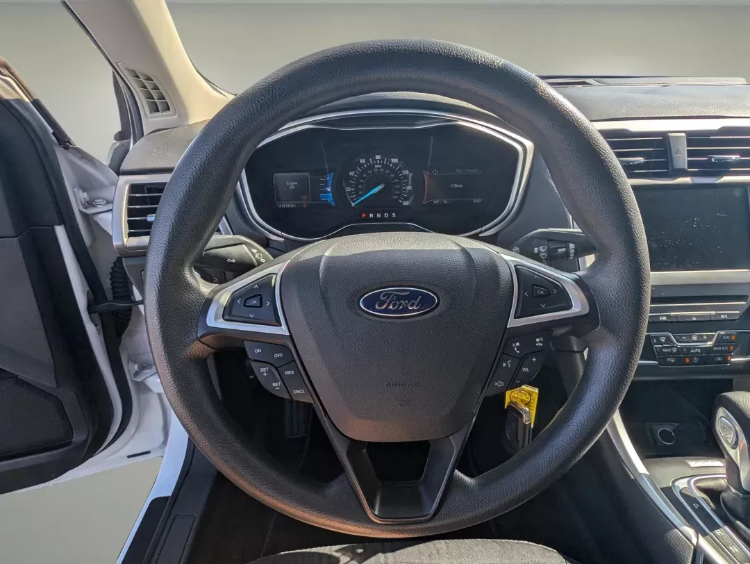 2016 Ford Fusion SE (1FA6P0H72G5) with an Regular Unleaded I-4 2.5 L/152 engine, 6-Speed Automatic w/OD transmission, located at 521 Old Farm Lane Rd, Prattville, AL, 36066, (334) 325-1505, 32.482460, -86.416367 - 2016 Ford Fusion SE - Photo#15