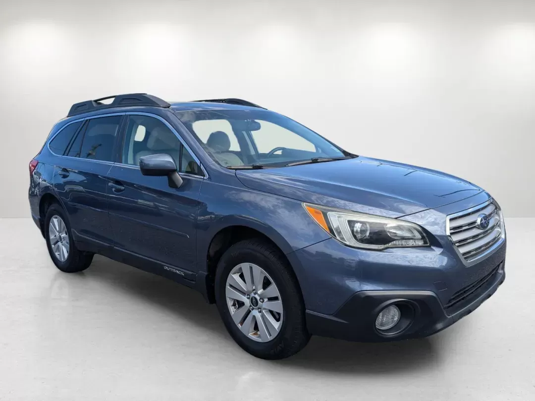 2015 /Warm Ivory Subaru Outback 2.5i Premium (4S4BSBDC1F3) with an Regular Unleaded H-4 2.5 L/152 engine, 6-Speed CVT w/OD transmission, located at 1430 Gateway Drive, Opelika, AL, 36801, (334) 239-0944, 32.637871, -85.409790 - 2015 Subaru Outback 2.5i Premium - Photo#2