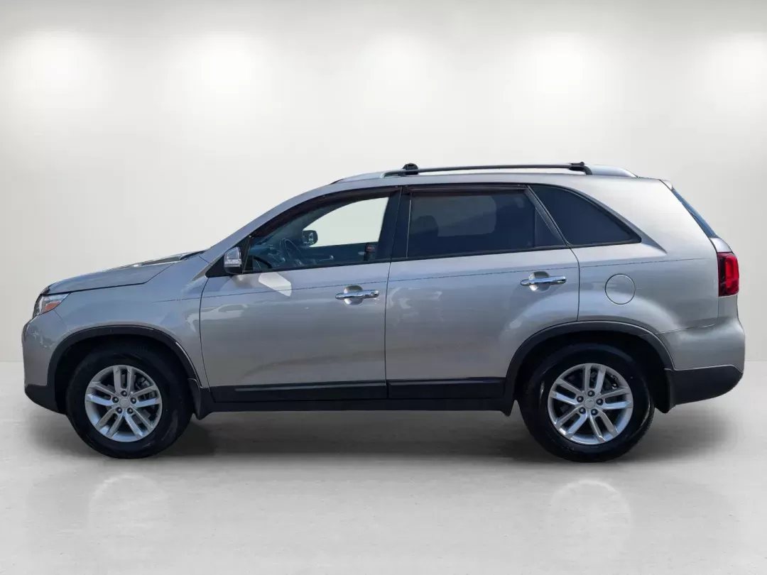 2014 /Beige Kia Sorento LX (5XYKT4A69EG) with an Regular Unleaded I-4 2.4 L/144 engine, 6-Speed Automatic w/OD transmission, located at 3959 U.S. 80 W, Phenix City, AL, 36870, (334) 297-4885, 32.469296, -85.135185 - 2014 Kia Sorento LX - Photo#7