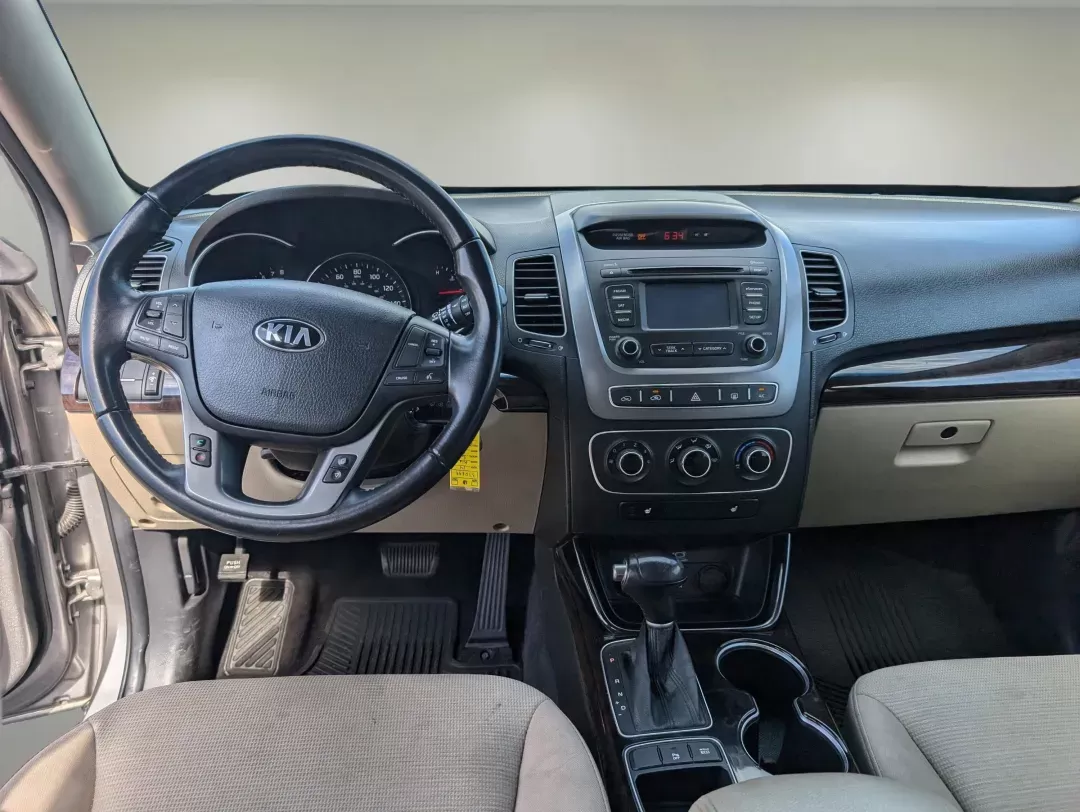 2014 /Beige Kia Sorento LX (5XYKT4A69EG) with an Regular Unleaded I-4 2.4 L/144 engine, 6-Speed Automatic w/OD transmission, located at 3959 U.S. 80 W, Phenix City, AL, 36870, (334) 297-4885, 32.469296, -85.135185 - 2014 Kia Sorento LX - Photo#10