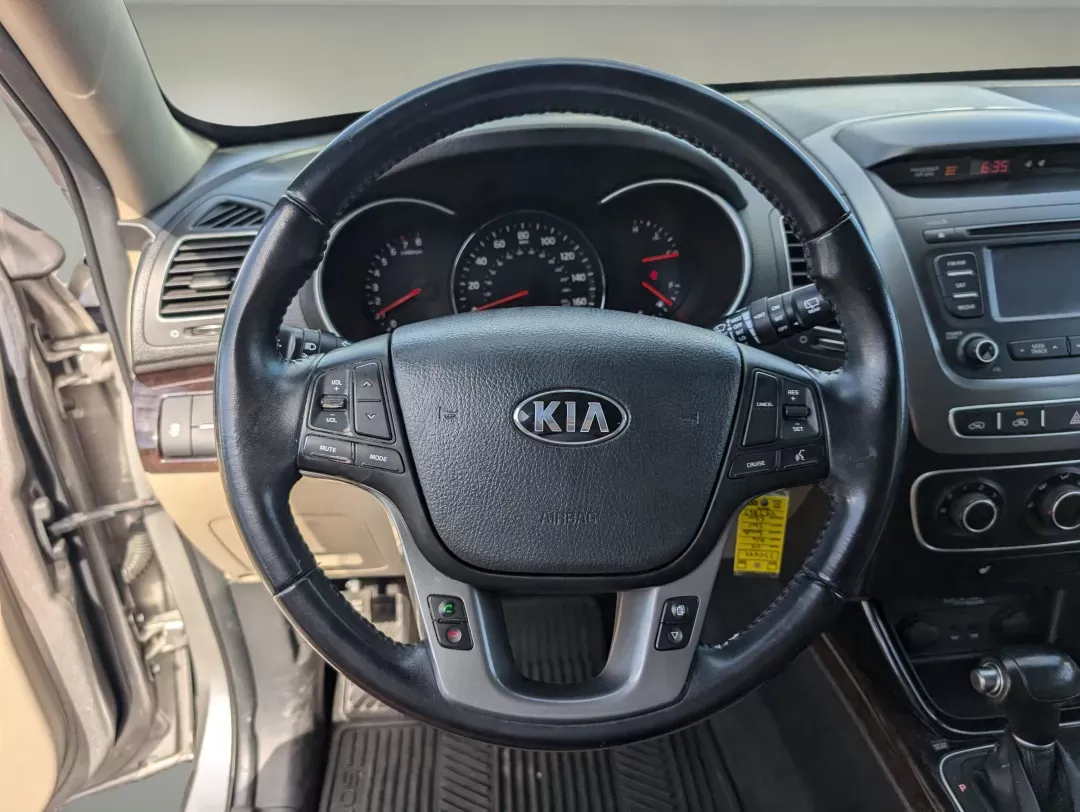 2014 /Beige Kia Sorento LX (5XYKT4A69EG) with an Regular Unleaded I-4 2.4 L/144 engine, 6-Speed Automatic w/OD transmission, located at 3959 U.S. 80 W, Phenix City, AL, 36870, (334) 297-4885, 32.469296, -85.135185 - 2014 Kia Sorento LX - Photo#14