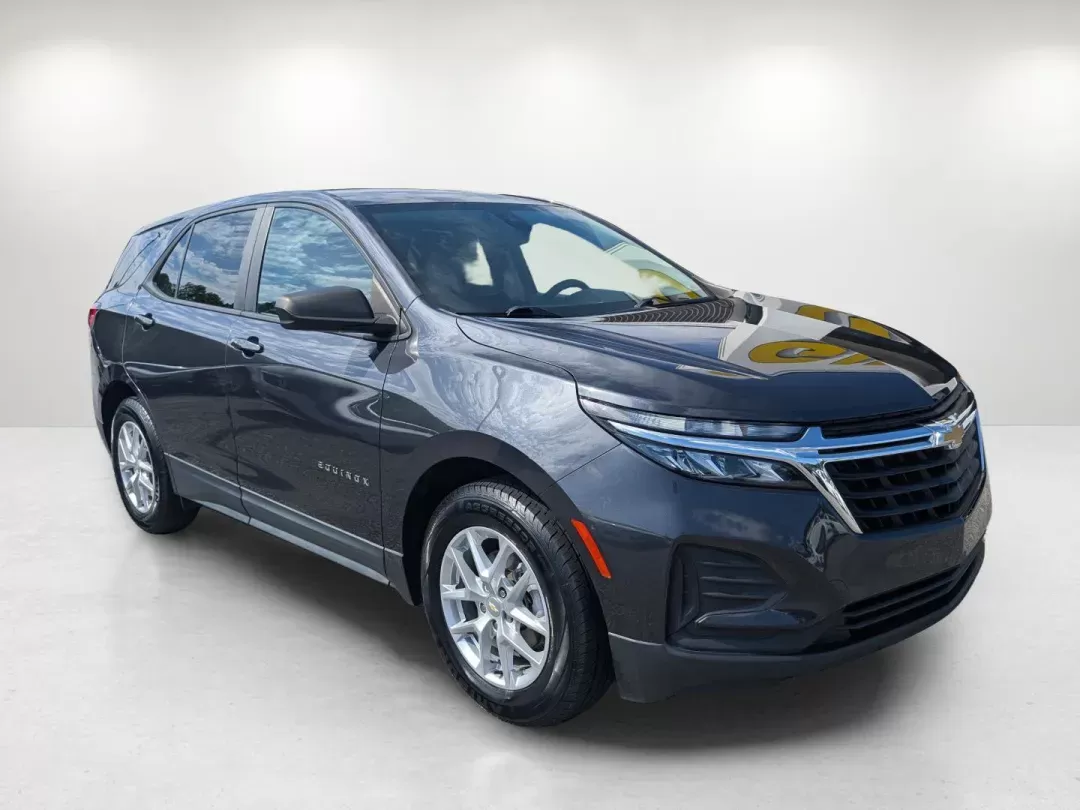 2022 /Medium Ash Gray Chevrolet Equinox LS (2GNAXHEV8N6) with an Turbocharged Gas I4 1.5L/92 engine, 6-Speed Automatic transmission, located at 3959 U.S. 80 W, Phenix City, AL, 36870, (334) 297-4885, 32.469296, -85.135185 - 2022 Chevrolet Equinox LS - Photo#3