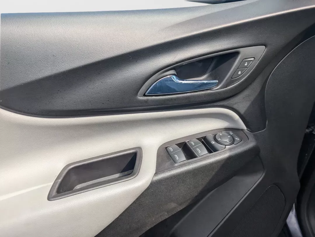 2022 /Medium Ash Gray Chevrolet Equinox LS (2GNAXHEV8N6) with an Turbocharged Gas I4 1.5L/92 engine, 6-Speed Automatic transmission, located at 3959 U.S. 80 W, Phenix City, AL, 36870, (334) 297-4885, 32.469296, -85.135185 - 2022 Chevrolet Equinox LS - Photo#8