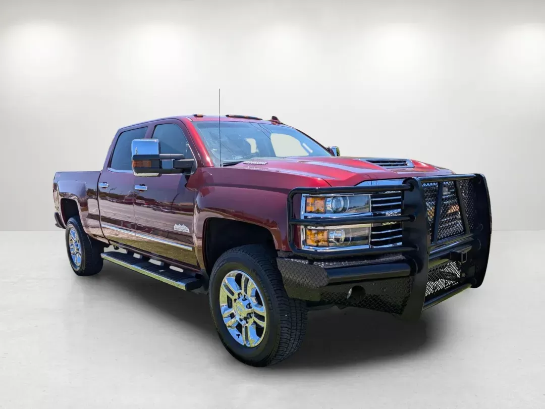 2017 /Saddle Chevrolet Silverado 2500HD High Country (1GC1KXEY2HF) with an Turbocharged Diesel V8 6.6L/403 engine, 6-Speed Automatic transmission, located at 3959 U.S. 80 W, Phenix City, AL, 36870, (334) 297-4885, 32.469296, -85.135185 - 2017 Chevrolet Silverado 2500HD High Country - Photo#3