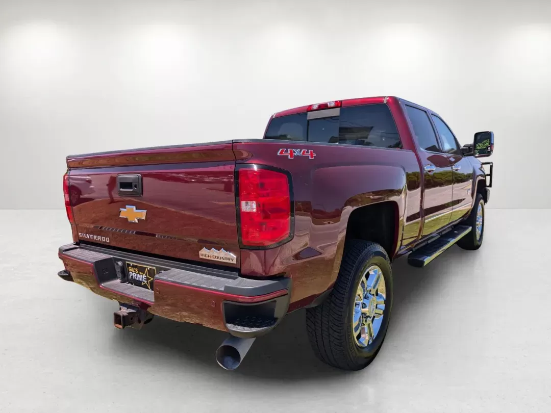 2017 /Saddle Chevrolet Silverado 2500HD High Country (1GC1KXEY2HF) with an Turbocharged Diesel V8 6.6L/403 engine, 6-Speed Automatic transmission, located at 3959 U.S. 80 W, Phenix City, AL, 36870, (334) 297-4885, 32.469296, -85.135185 - 2017 Chevrolet Silverado 2500HD High Country - Photo#5