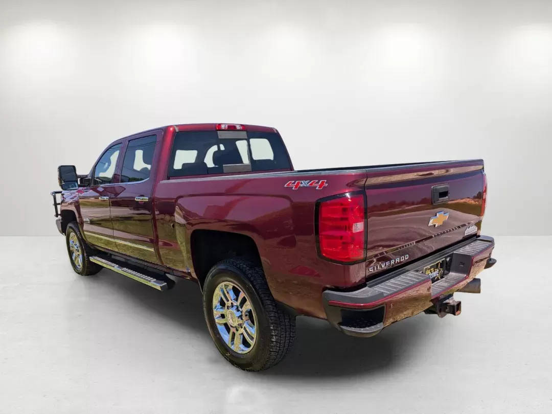 2017 /Saddle Chevrolet Silverado 2500HD High Country (1GC1KXEY2HF) with an Turbocharged Diesel V8 6.6L/403 engine, 6-Speed Automatic transmission, located at 3959 U.S. 80 W, Phenix City, AL, 36870, (334) 297-4885, 32.469296, -85.135185 - 2017 Chevrolet Silverado 2500HD High Country - Photo#7