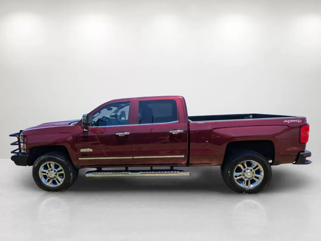 2017 /Saddle Chevrolet Silverado 2500HD High Country (1GC1KXEY2HF) with an Turbocharged Diesel V8 6.6L/403 engine, 6-Speed Automatic transmission, located at 3959 U.S. 80 W, Phenix City, AL, 36870, (334) 297-4885, 32.469296, -85.135185 - 2017 Chevrolet Silverado 2500HD High Country - Photo#8