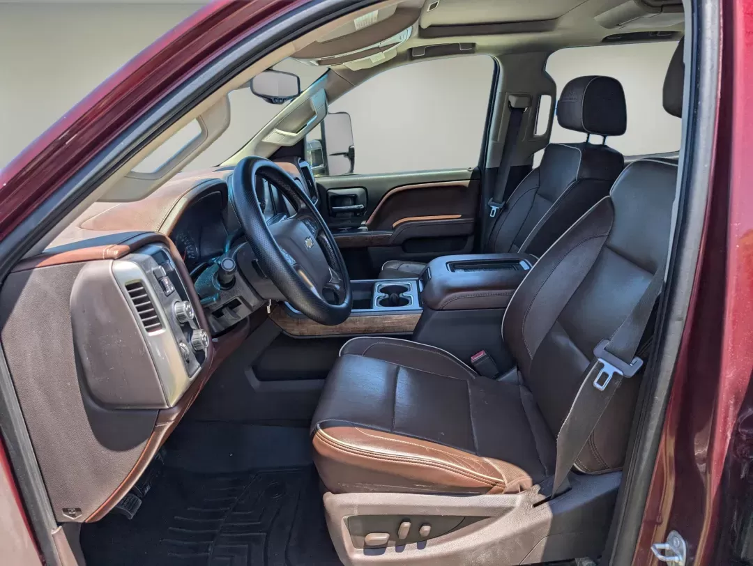 2017 /Saddle Chevrolet Silverado 2500HD High Country (1GC1KXEY2HF) with an Turbocharged Diesel V8 6.6L/403 engine, 6-Speed Automatic transmission, located at 3959 U.S. 80 W, Phenix City, AL, 36870, (334) 297-4885, 32.469296, -85.135185 - 2017 Chevrolet Silverado 2500HD High Country - Photo#10
