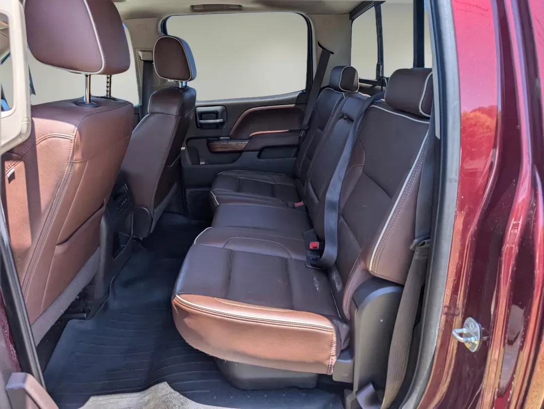 2017 /Saddle Chevrolet Silverado 2500HD High Country (1GC1KXEY2HF) with an Turbocharged Diesel V8 6.6L/403 engine, 6-Speed Automatic transmission, located at 3959 U.S. 80 W, Phenix City, AL, 36870, (334) 297-4885, 32.469296, -85.135185 - 2017 Chevrolet Silverado 2500HD High Country - Photo#11