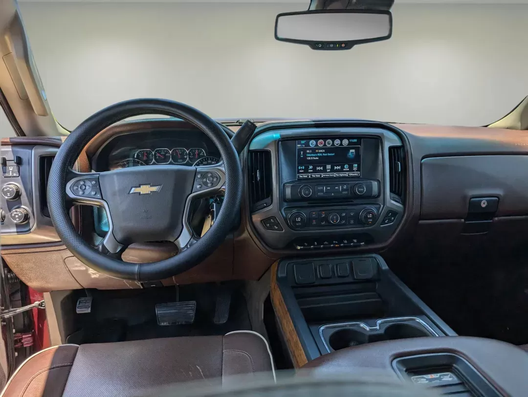 2017 /Saddle Chevrolet Silverado 2500HD High Country (1GC1KXEY2HF) with an Turbocharged Diesel V8 6.6L/403 engine, 6-Speed Automatic transmission, located at 3959 U.S. 80 W, Phenix City, AL, 36870, (334) 297-4885, 32.469296, -85.135185 - 2017 Chevrolet Silverado 2500HD High Country - Photo#12