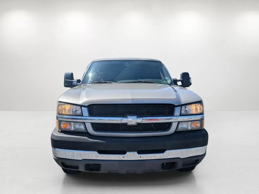 2004 /Dark Charcoal Chevrolet Silverado 2500HD LS (1GCHK23U64F) with an Gas V8 6.0L/364 engine, 4-Speed HD Automatic w/OD transmission, located at 3959 U.S. 80 W, Phenix City, AL, 36870, (334) 297-4885, 32.469296, -85.135185 - 2004 Chevrolet Silverado 2500HD LS - Photo#1