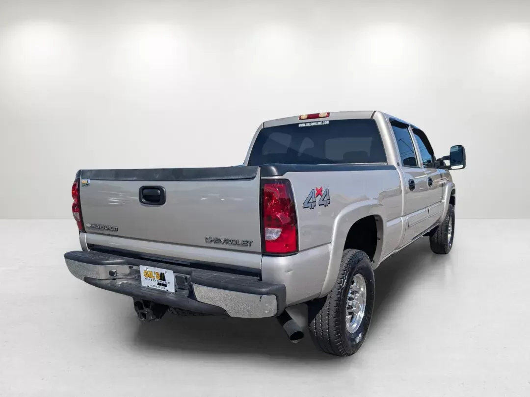 2004 /Dark Charcoal Chevrolet Silverado 2500HD LS (1GCHK23U64F) with an Gas V8 6.0L/364 engine, 4-Speed HD Automatic w/OD transmission, located at 3959 U.S. 80 W, Phenix City, AL, 36870, (334) 297-4885, 32.469296, -85.135185 - 2004 Chevrolet Silverado 2500HD LS - Photo#4