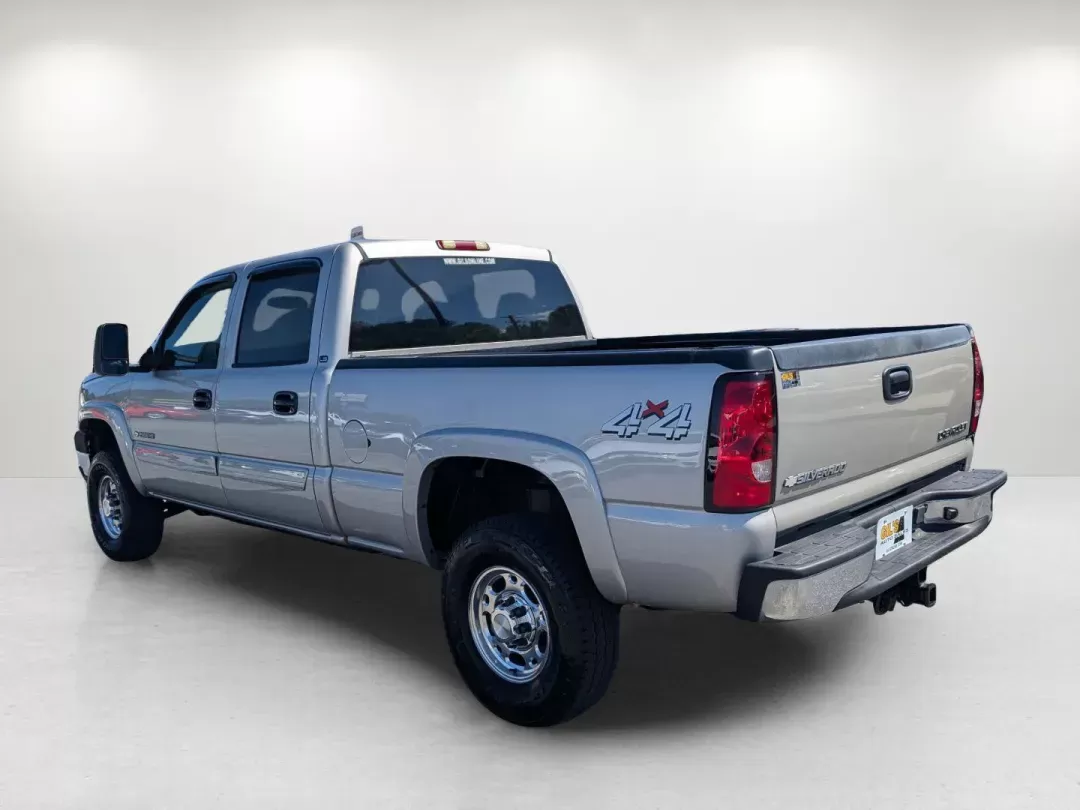 2004 /Dark Charcoal Chevrolet Silverado 2500HD LS (1GCHK23U64F) with an Gas V8 6.0L/364 engine, 4-Speed HD Automatic w/OD transmission, located at 3959 U.S. 80 W, Phenix City, AL, 36870, (334) 297-4885, 32.469296, -85.135185 - 2004 Chevrolet Silverado 2500HD LS - Photo#6