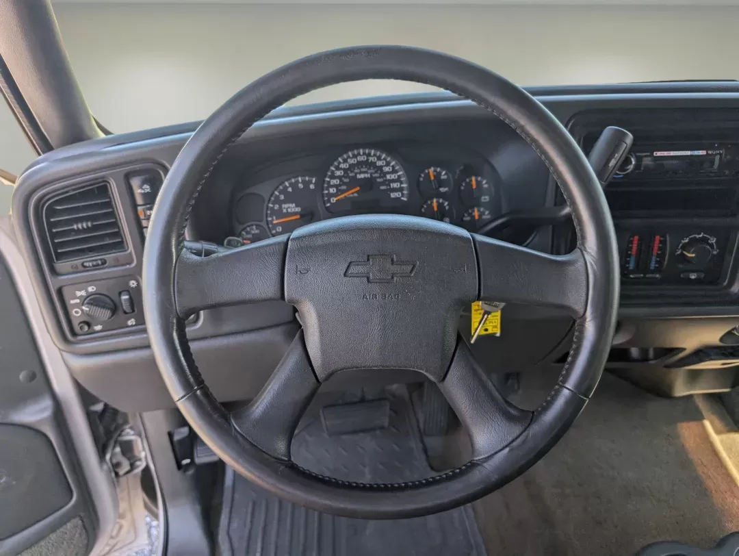2004 /Dark Charcoal Chevrolet Silverado 2500HD LS (1GCHK23U64F) with an Gas V8 6.0L/364 engine, 4-Speed HD Automatic w/OD transmission, located at 3959 U.S. 80 W, Phenix City, AL, 36870, (334) 297-4885, 32.469296, -85.135185 - 2004 Chevrolet Silverado 2500HD LS - Photo#15