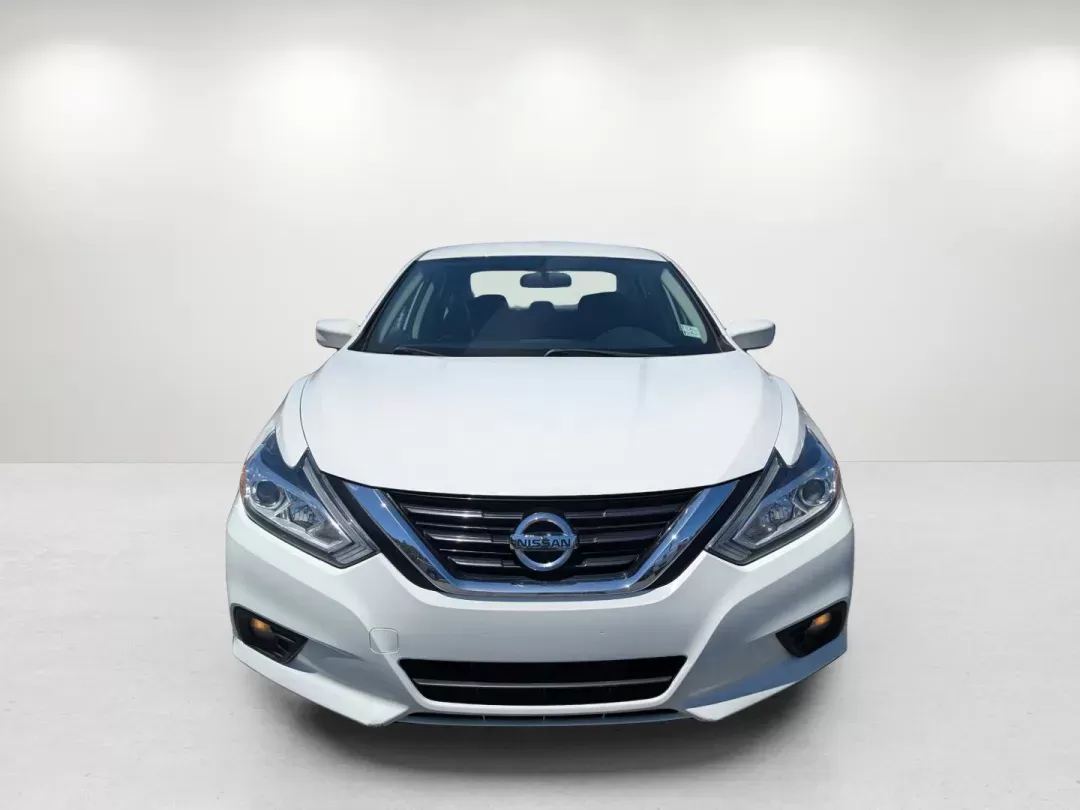 2018 /Charcoal Nissan Altima 2.5 SV (1N4AL3AP8JC) with an Regular Unleaded I-4 2.5 L/152 engine, 1-Speed CVT w/OD transmission, located at 3959 U.S. 80 W, Phenix City, AL, 36870, (334) 297-4885, 32.469296, -85.135185 - 2018 Nissan Altima 2.5 SV - Photo#2
