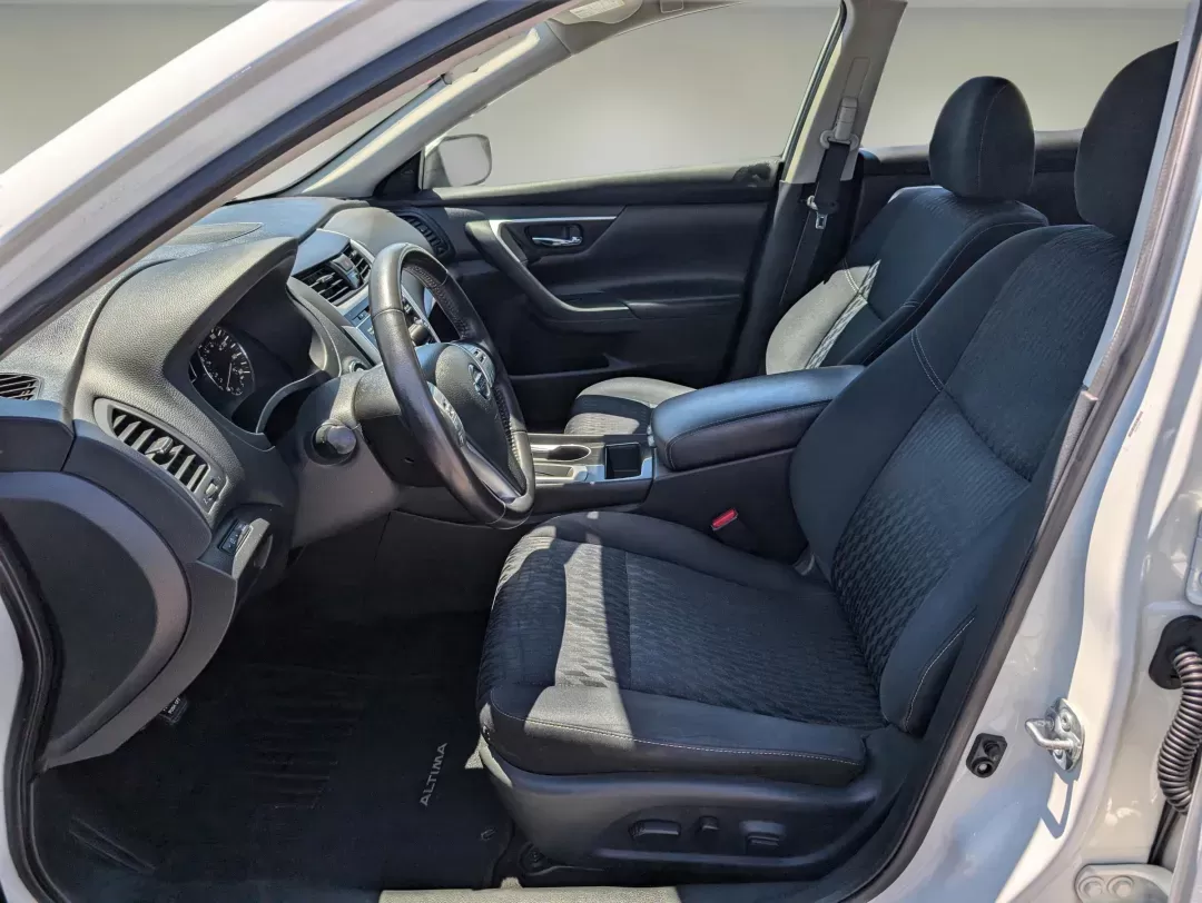 2018 /Charcoal Nissan Altima 2.5 SV (1N4AL3AP8JC) with an Regular Unleaded I-4 2.5 L/152 engine, 1-Speed CVT w/OD transmission, located at 3959 U.S. 80 W, Phenix City, AL, 36870, (334) 297-4885, 32.469296, -85.135185 - 2018 Nissan Altima 2.5 SV - Photo#10