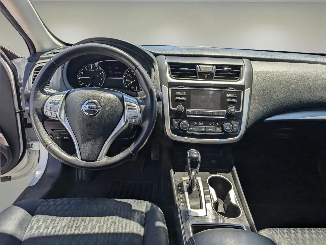 2018 /Charcoal Nissan Altima 2.5 SV (1N4AL3AP8JC) with an Regular Unleaded I-4 2.5 L/152 engine, 1-Speed CVT w/OD transmission, located at 3959 U.S. 80 W, Phenix City, AL, 36870, (334) 297-4885, 32.469296, -85.135185 - 2018 Nissan Altima 2.5 SV - Photo#12