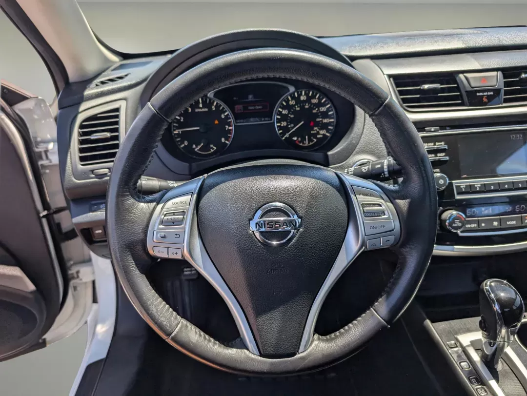 2018 /Charcoal Nissan Altima 2.5 SV (1N4AL3AP8JC) with an Regular Unleaded I-4 2.5 L/152 engine, 1-Speed CVT w/OD transmission, located at 3959 U.S. 80 W, Phenix City, AL, 36870, (334) 297-4885, 32.469296, -85.135185 - 2018 Nissan Altima 2.5 SV - Photo#16