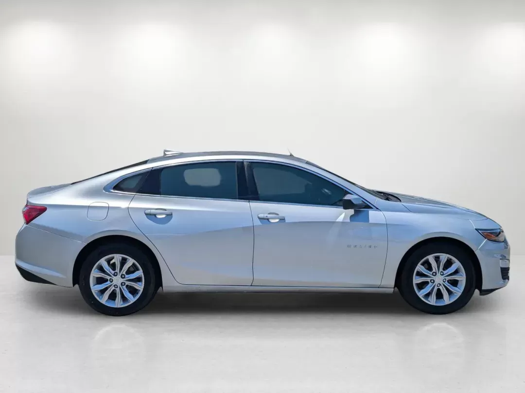 2020 /Jet Black Chevrolet Malibu LT (1G1ZD5ST5LF) with an Turbocharged Gas I4 1.5L/91 engine, 1-Speed Automatic transmission, located at 3959 U.S. 80 W, Phenix City, AL, 36870, (334) 297-4885, 32.469296, -85.135185 - 2020 Chevrolet Malibu LT - Photo#4