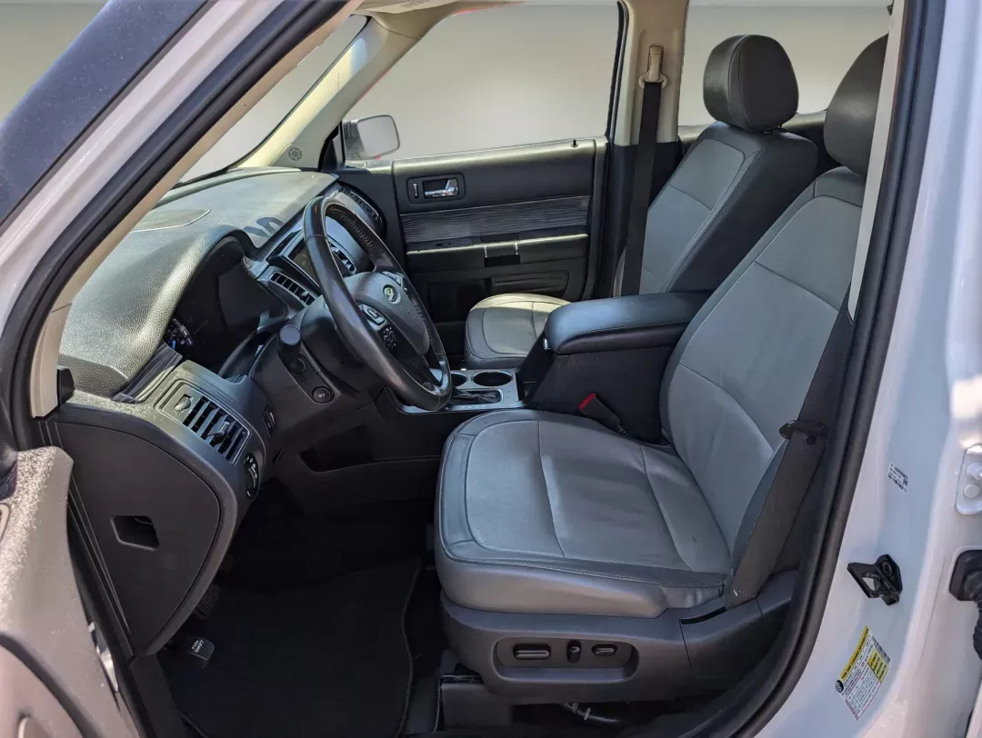 2019 Ford Flex SEL (2FMGK5C87KB) with an Regular Unleaded V-6 3.5 L/213 engine, 6-Speed Automatic w/OD transmission, located at 3959 U.S. 80 W, Phenix City, AL, 36870, (334) 297-4885, 32.469296, -85.135185 - 2019 Ford Flex SEL - Photo#10
