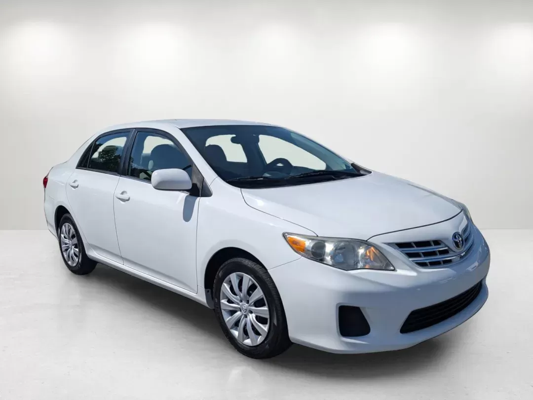 2013 Toyota Corolla LE Special Edition (2T1BU4EE2DC) with an Gas I4 1.8L/110 engine, 4-Speed Automatic transmission, located at 3959 U.S. 80 W, Phenix City, AL, 36870, (334) 297-4885, 32.469296, -85.135185 - 2013 Toyota Corolla LE Special Edition - Photo#2