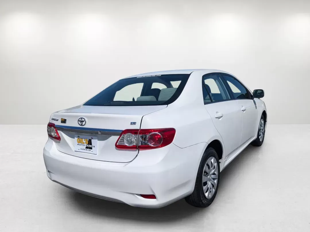 2013 Toyota Corolla LE Special Edition (2T1BU4EE2DC) with an Gas I4 1.8L/110 engine, 4-Speed Automatic transmission, located at 3959 U.S. 80 W, Phenix City, AL, 36870, (334) 297-4885, 32.469296, -85.135185 - 2013 Toyota Corolla LE Special Edition - Photo#4