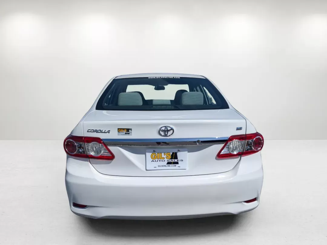 2013 Toyota Corolla LE Special Edition (2T1BU4EE2DC) with an Gas I4 1.8L/110 engine, 4-Speed Automatic transmission, located at 3959 U.S. 80 W, Phenix City, AL, 36870, (334) 297-4885, 32.469296, -85.135185 - 2013 Toyota Corolla LE Special Edition - Photo#5