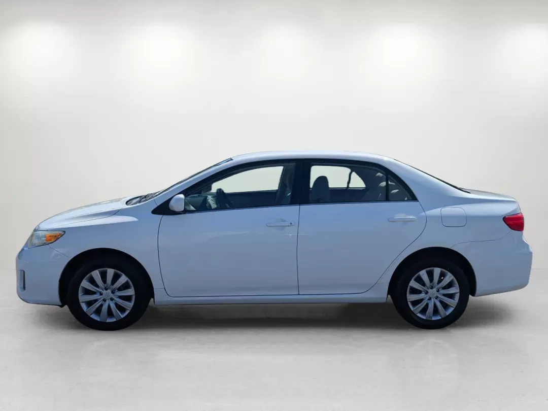 2013 Toyota Corolla LE Special Edition (2T1BU4EE2DC) with an Gas I4 1.8L/110 engine, 4-Speed Automatic transmission, located at 3959 U.S. 80 W, Phenix City, AL, 36870, (334) 297-4885, 32.469296, -85.135185 - 2013 Toyota Corolla LE Special Edition - Photo#7
