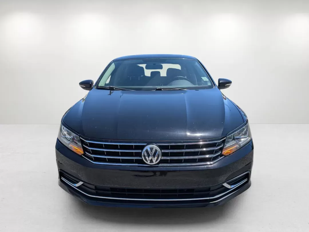 2016 Volkswagen Passat (1VWBT7A37GC) with an Intercooled Turbo Regular Unleaded I-4 1.8 L/110 engine, 6-Speed Automatic w/OD transmission, located at 3959 U.S. 80 W, Phenix City, AL, 36870, (334) 297-4885, 32.469296, -85.135185 - 2016 Volkswagen Passat - Photo#2
