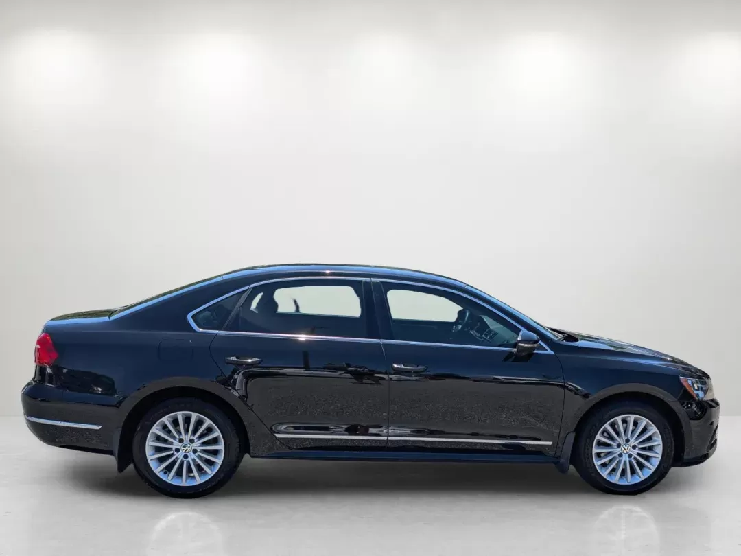 2016 Volkswagen Passat (1VWBT7A37GC) with an Intercooled Turbo Regular Unleaded I-4 1.8 L/110 engine, 6-Speed Automatic w/OD transmission, located at 3959 U.S. 80 W, Phenix City, AL, 36870, (334) 297-4885, 32.469296, -85.135185 - 2016 Volkswagen Passat - Photo#4