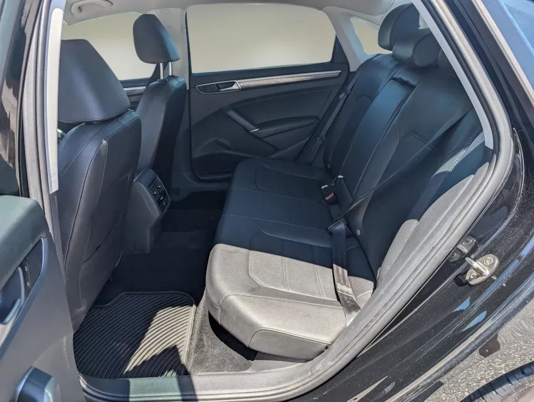 2016 Volkswagen Passat (1VWBT7A37GC) with an Intercooled Turbo Regular Unleaded I-4 1.8 L/110 engine, 6-Speed Automatic w/OD transmission, located at 3959 U.S. 80 W, Phenix City, AL, 36870, (334) 297-4885, 32.469296, -85.135185 - 2016 Volkswagen Passat - Photo#11