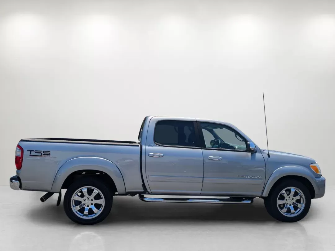 2006 Toyota Tundra SR5 (5TBET34156S) with an Gas V8 4.7L/285 engine, 5-Speed Automatic w/OD transmission, located at 3959 U.S. 80 W, Phenix City, AL, 36870, (334) 297-4885, 32.469296, -85.135185 - 2006 Toyota Tundra SR5 - Photo#4