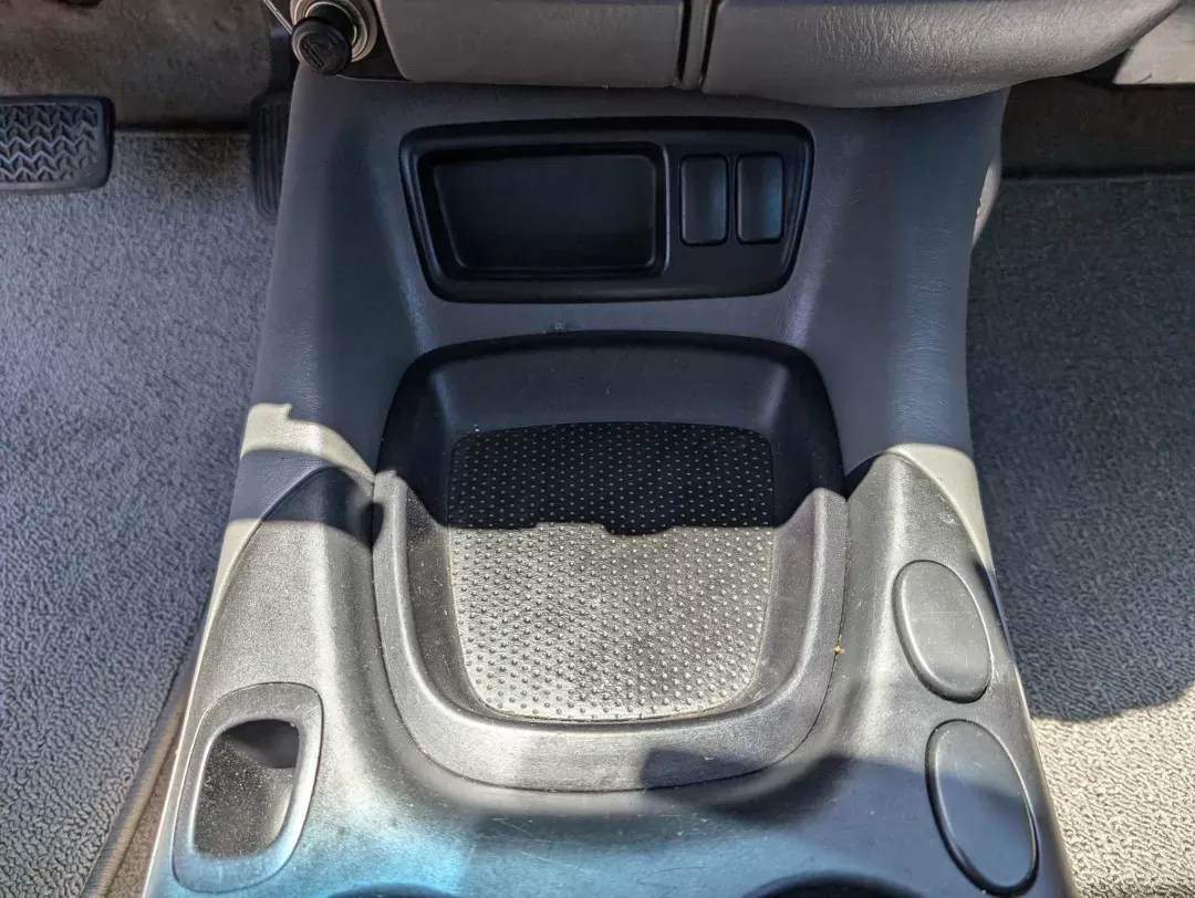 2006 Toyota Tundra SR5 (5TBET34156S) with an Gas V8 4.7L/285 engine, 5-Speed Automatic w/OD transmission, located at 3959 U.S. 80 W, Phenix City, AL, 36870, (334) 297-4885, 32.469296, -85.135185 - 2006 Toyota Tundra SR5 - Photo#13