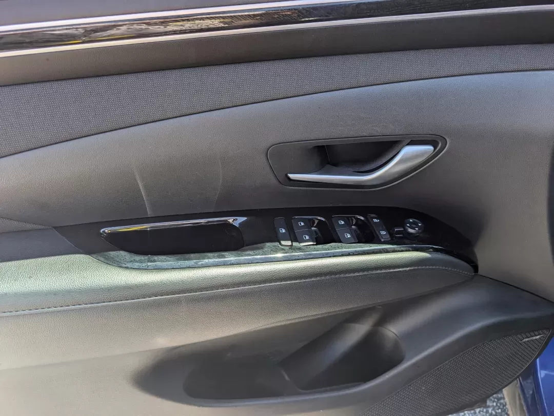 2023 /Black Hyundai Tucson Limited (5NMJECAE3PH) with an Regular Unleaded I-4 2.5 L/152 engine, 8-Speed Automatic w/OD transmission, located at 3959 U.S. 80 W, Phenix City, AL, 36870, (334) 297-4885, 32.469296, -85.135185 - 2023 Hyundai Tucson Limited - Photo#9