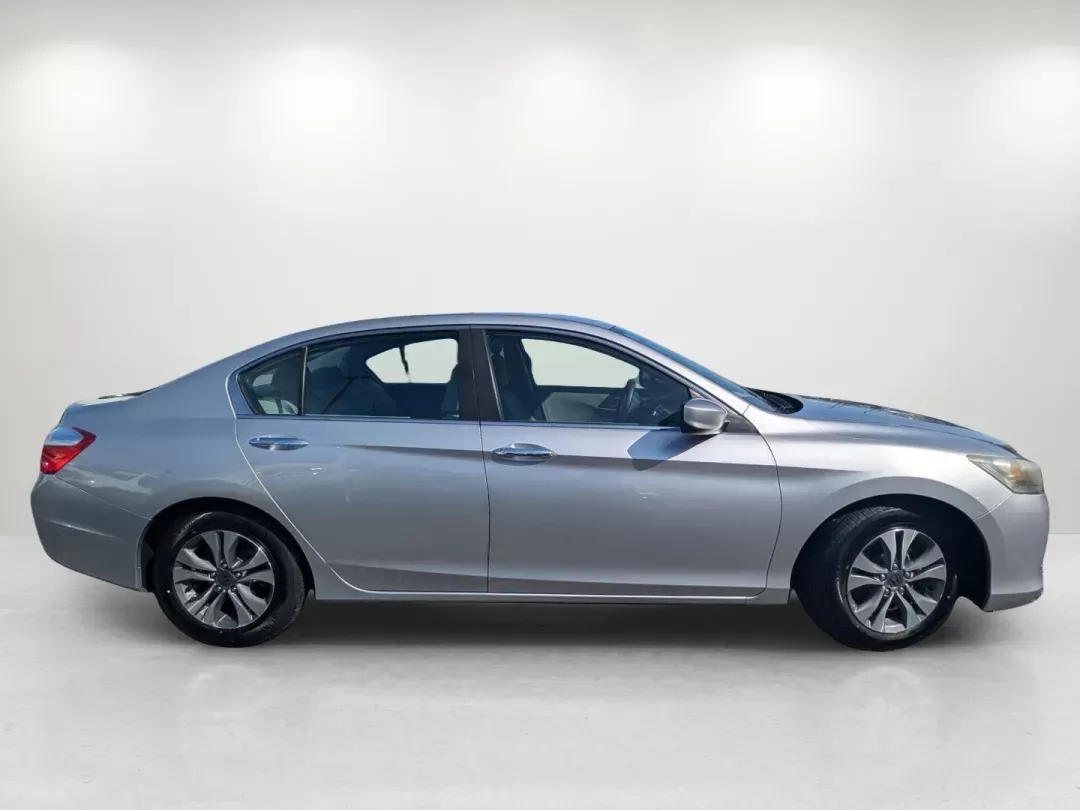 2013 Honda Accord Sdn LX (1HGCR2F39DA) with an Gas I4 2.4L/144 engine, 1-Speed Continuously Variable Ratio transmission, located at 521 Old Farm Lane Rd, Prattville, AL, 36066, (334) 325-1505, 32.482460, -86.416367 - 2013 Honda Accord Sdn LX - Photo#3