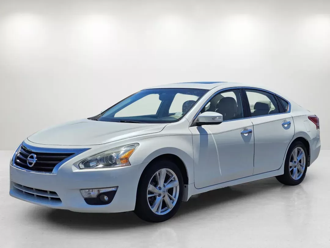 2013 /Beige Nissan Altima 2.5 SL (1N4AL3AP2DC) with an Gas I4 2.5L/152 engine, 1-Speed Continuously Variable Ratio transmission, located at 521 Old Farm Lane Rd, Prattville, AL, 36066, (334) 325-1505, 32.482460, -86.416367 - 2013 Nissan Altima 2.5 SL - Photo#1