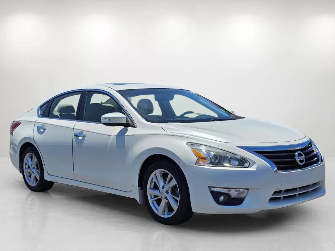 2013 /Beige Nissan Altima 2.5 SL (1N4AL3AP2DC) with an Gas I4 2.5L/152 engine, 1-Speed Continuously Variable Ratio transmission, located at 521 Old Farm Lane Rd, Prattville, AL, 36066, (334) 325-1505, 32.482460, -86.416367 - 2013 Nissan Altima 2.5 SL - Photo#3