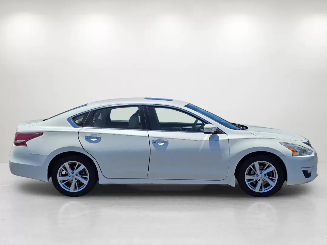 2013 /Beige Nissan Altima 2.5 SL (1N4AL3AP2DC) with an Gas I4 2.5L/152 engine, 1-Speed Continuously Variable Ratio transmission, located at 521 Old Farm Lane Rd, Prattville, AL, 36066, (334) 325-1505, 32.482460, -86.416367 - 2013 Nissan Altima 2.5 SL - Photo#4