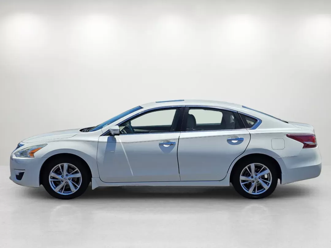 2013 /Beige Nissan Altima 2.5 SL (1N4AL3AP2DC) with an Gas I4 2.5L/152 engine, 1-Speed Continuously Variable Ratio transmission, located at 521 Old Farm Lane Rd, Prattville, AL, 36066, (334) 325-1505, 32.482460, -86.416367 - 2013 Nissan Altima 2.5 SL - Photo#8