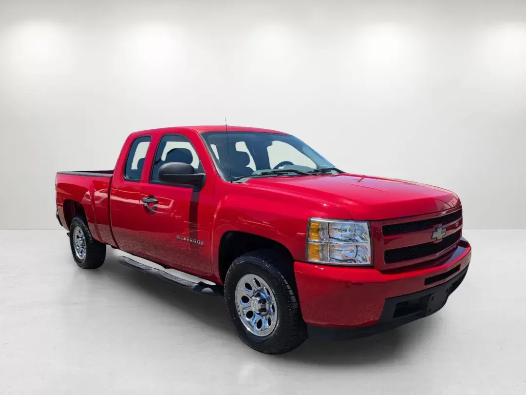 2010 /Dark Titanium Chevrolet Silverado 1500 Work Truck (1GCSCPEXXAZ) with an Gas V6 4.3L/262 engine, 4-Speed Automatic w/OD transmission, located at 3959 U.S. 80 W, Phenix City, AL, 36870, (334) 297-4885, 32.469296, -85.135185 - 2010 Chevrolet Silverado 1500 Work Truck - Photo#2