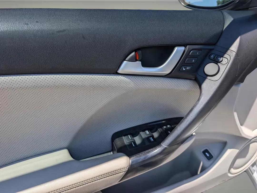 2012 Acura TSX (JH4CU2F45CC) with an Gas I4 2.4L/144 engine, 5-Speed Automatic transmission, located at 3959 U.S. 80 W, Phenix City, AL, 36870, (334) 297-4885, 32.469296, -85.135185 - 2012 Acura TSX - Photo#8