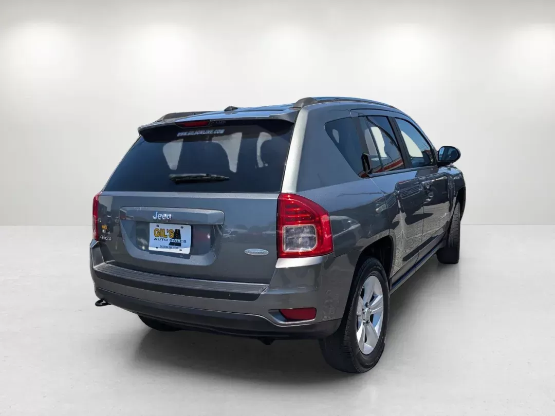 2012 /Dark Slate Gray Interior Jeep Compass Latitude (1C4NJDEBXCD) with an Gas I4 2.4L/144 engine, 1-Speed Continuously Variable Ratio transmission, located at 1430 Gateway Drive, Opelika, AL, 36801, (334) 239-0944, 32.637871, -85.409790 - 2012 Jeep Compass Latitude - Photo#4
