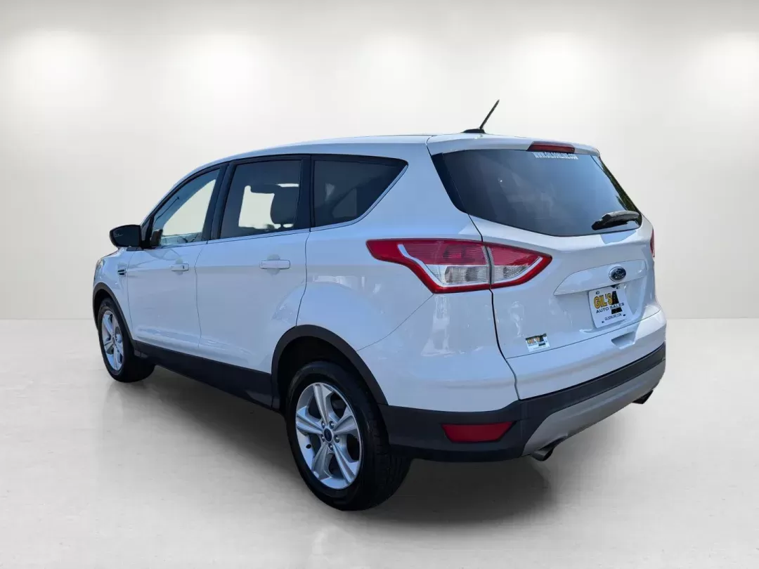 2015 Ford Escape SE (1FMCU0GX5FU) with an Intercooled Turbo Regular Unleaded I-4 1.6 L/98 engine, 6-Speed Automatic w/OD transmission, located at 1430 Gateway Drive, Opelika, AL, 36801, (334) 239-0944, 32.637871, -85.409790 - 2015 Ford Escape SE - Photo#6