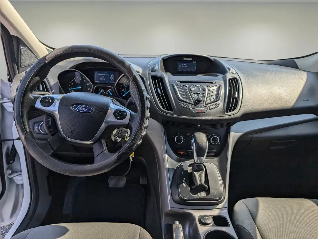 2015 Ford Escape SE (1FMCU0GX5FU) with an Intercooled Turbo Regular Unleaded I-4 1.6 L/98 engine, 6-Speed Automatic w/OD transmission, located at 1430 Gateway Drive, Opelika, AL, 36801, (334) 239-0944, 32.637871, -85.409790 - 2015 Ford Escape SE - Photo#11