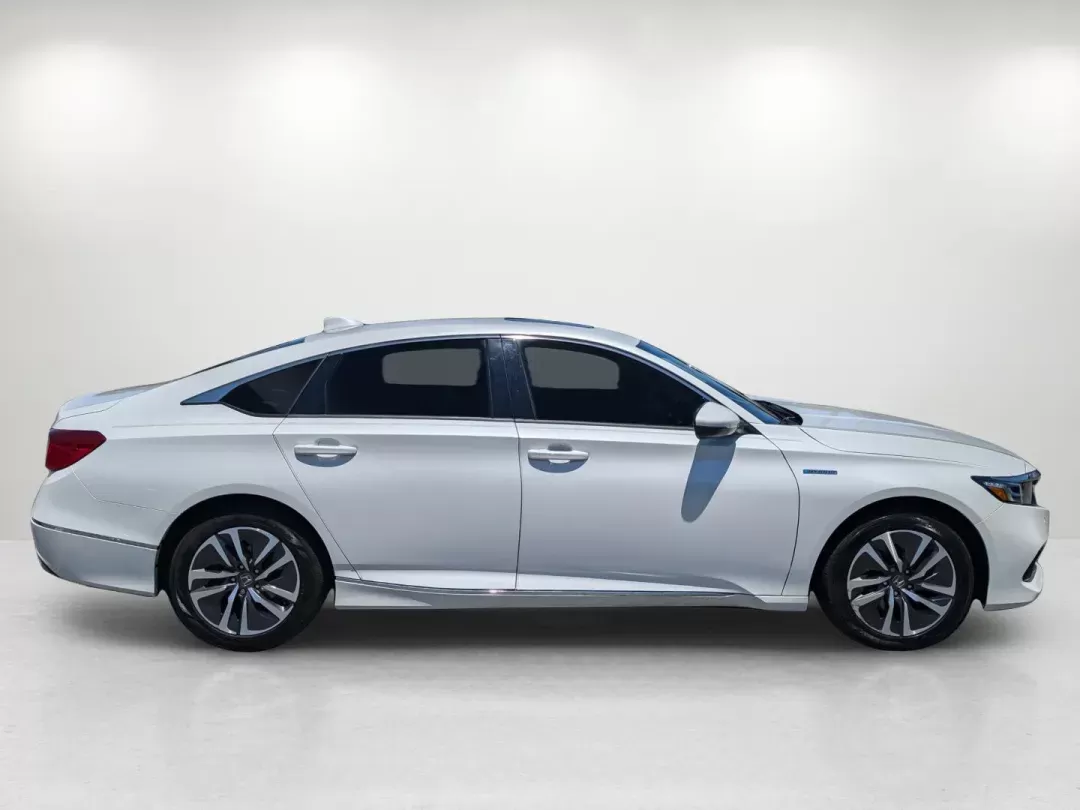 2021 Honda Accord Hybrid EX-L (1HGCV3F54MA) with an Gas/Electric I-4 2.0 L/122 engine, 1-Speed CVT w/OD transmission, located at 3959 U.S. 80 W, Phenix City, AL, 36870, (334) 297-4885, 32.469296, -85.135185 - 2021 Honda Accord Hybrid EX-L - Photo#3