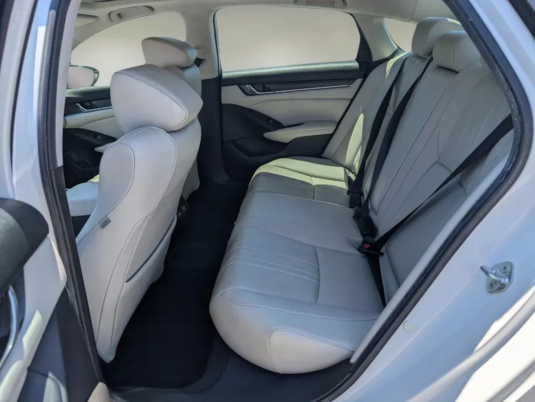 2021 Honda Accord Hybrid EX-L (1HGCV3F54MA) with an Gas/Electric I-4 2.0 L/122 engine, 1-Speed CVT w/OD transmission, located at 3959 U.S. 80 W, Phenix City, AL, 36870, (334) 297-4885, 32.469296, -85.135185 - 2021 Honda Accord Hybrid EX-L - Photo#10