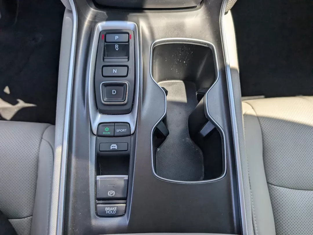 2021 Honda Accord Hybrid EX-L (1HGCV3F54MA) with an Gas/Electric I-4 2.0 L/122 engine, 1-Speed CVT w/OD transmission, located at 3959 U.S. 80 W, Phenix City, AL, 36870, (334) 297-4885, 32.469296, -85.135185 - 2021 Honda Accord Hybrid EX-L - Photo#12