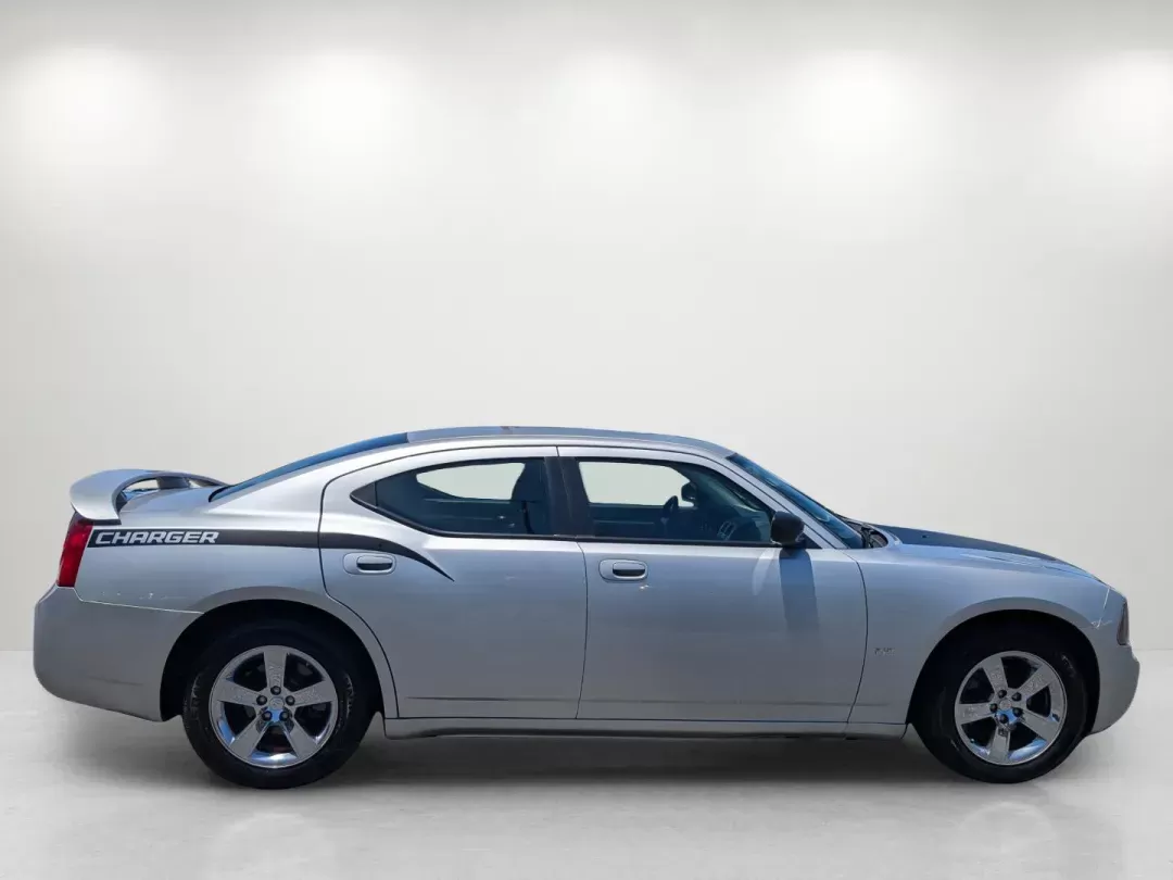 2009 /Dark Slate Gray Dodge Charger SXT (2B3KA33V09H) with an HO Gas V6 3.5L/215 engine, 4-Speed Automatic transmission, located at 7000 Northlake Connector, Columbus, GA, 31904, (706) 987-8085, 32.524975, -84.978134 - 2009 Dodge Charger SXT - Photo#3