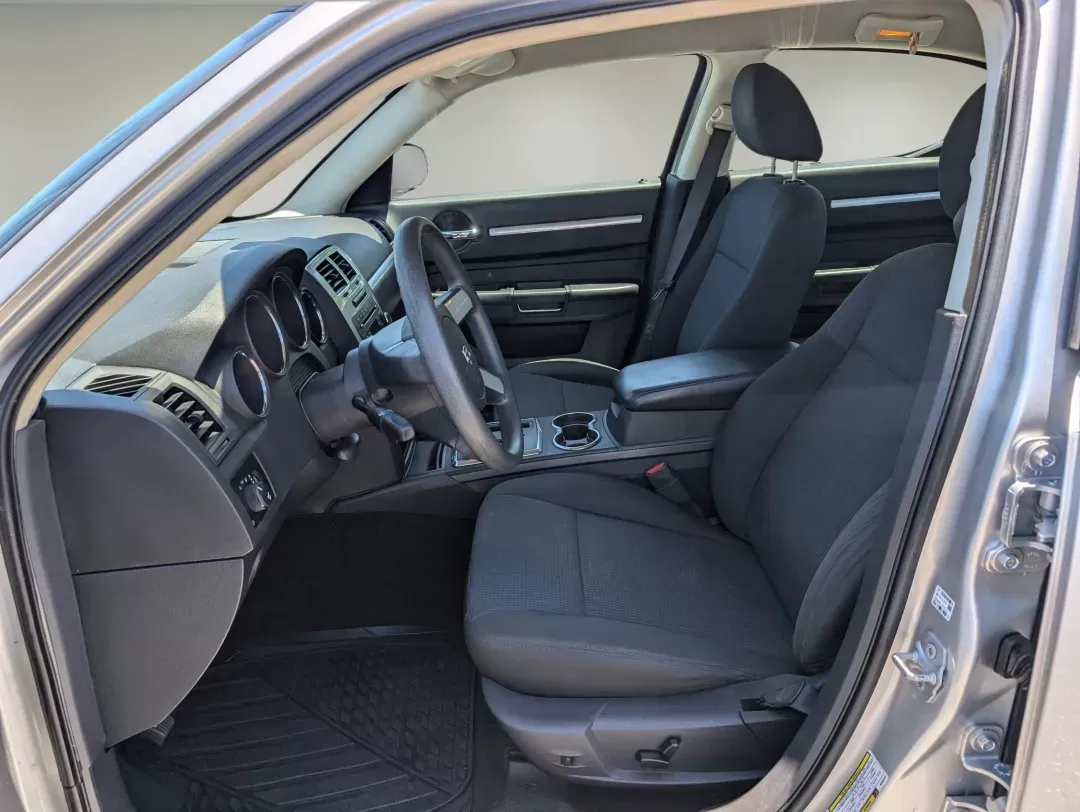 2009 /Dark Slate Gray Dodge Charger SXT (2B3KA33V09H) with an HO Gas V6 3.5L/215 engine, 4-Speed Automatic transmission, located at 7000 Northlake Connector, Columbus, GA, 31904, (706) 987-8085, 32.524975, -84.978134 - 2009 Dodge Charger SXT - Photo#9